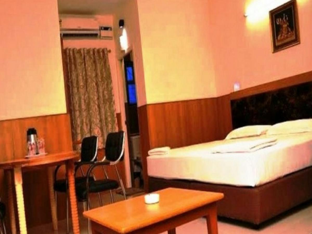 Hotel J Maariot Erode Extérieur photo